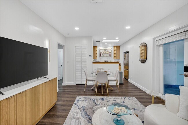 Building Photo - 1317 NE 1st Ave.