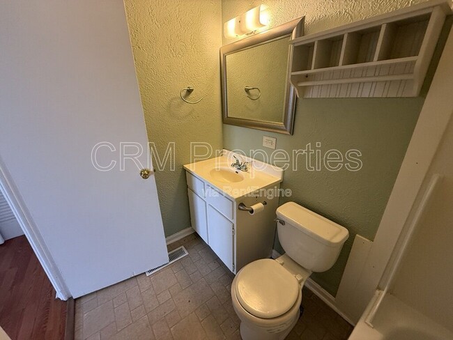 Building Photo - 5209 Mohawk Dr