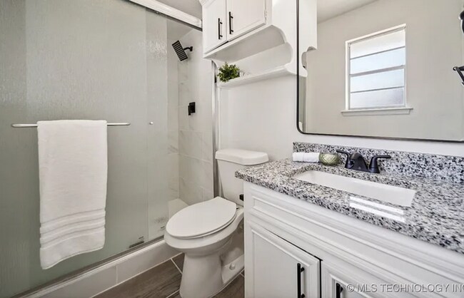 Building Photo - Charming 3-Bedroom Home with Spacious Yard in Prime Tulsa Location