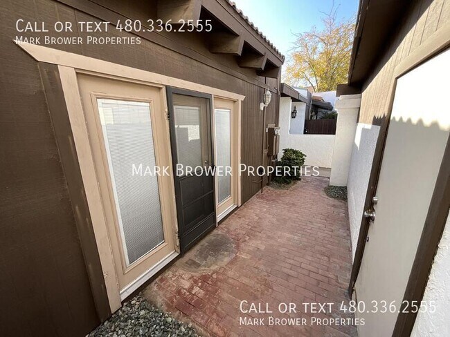 Building Photo - 3229 S Fairfield Dr