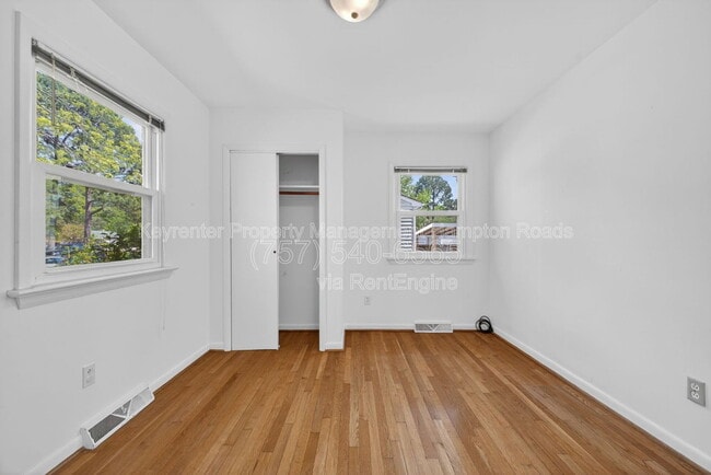 Building Photo - 204 Cleopatra Ct