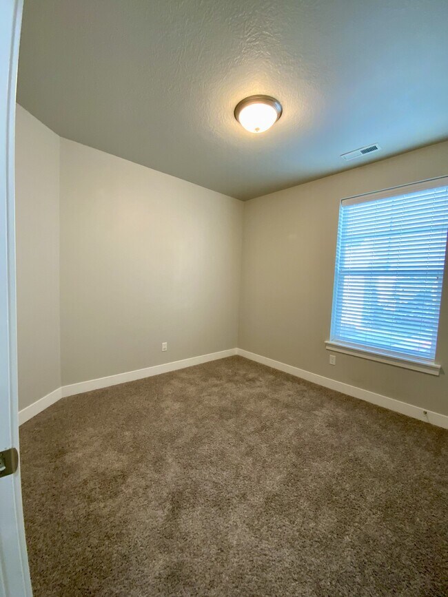 Building Photo - 3724 W 1850 N