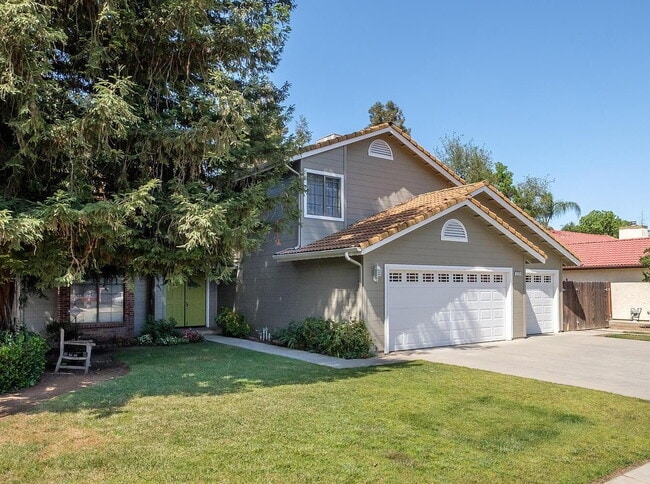 Building Photo - Spacious 4-Bed, 2-Bath Home with 2,034 Sq Ft of Comfort!"