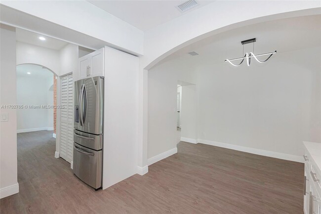 Building Photo - 108 2nd Dilido Terrace