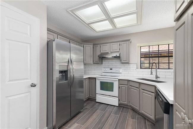 Building Photo - 27 N 26th St