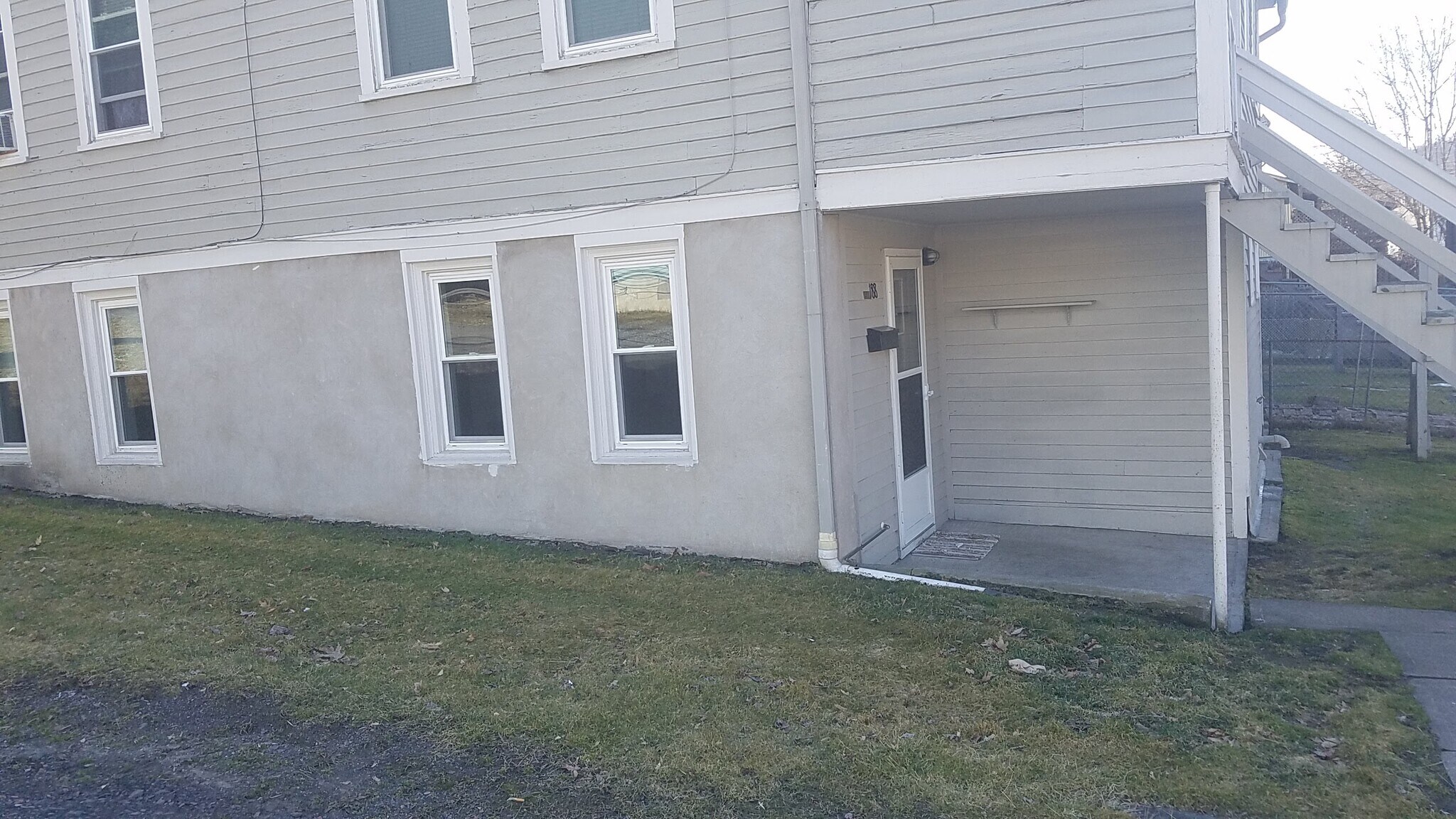 Side View - 188 E Main St