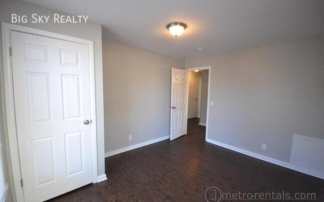 Building Photo - 452 W 3rd Ave