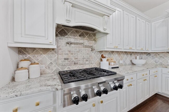 Building Photo - 5823 Stratton Wds Dr