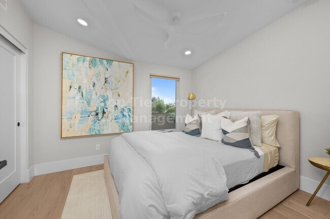 Building Photo - BRAND-NEW, FULLY-FURNISHED Luxury 3 bd / 3 ba Townhome in Coastal Carlsbad