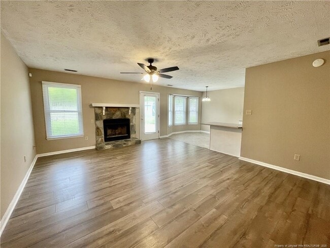 Building Photo - 103 Peregrine Pl