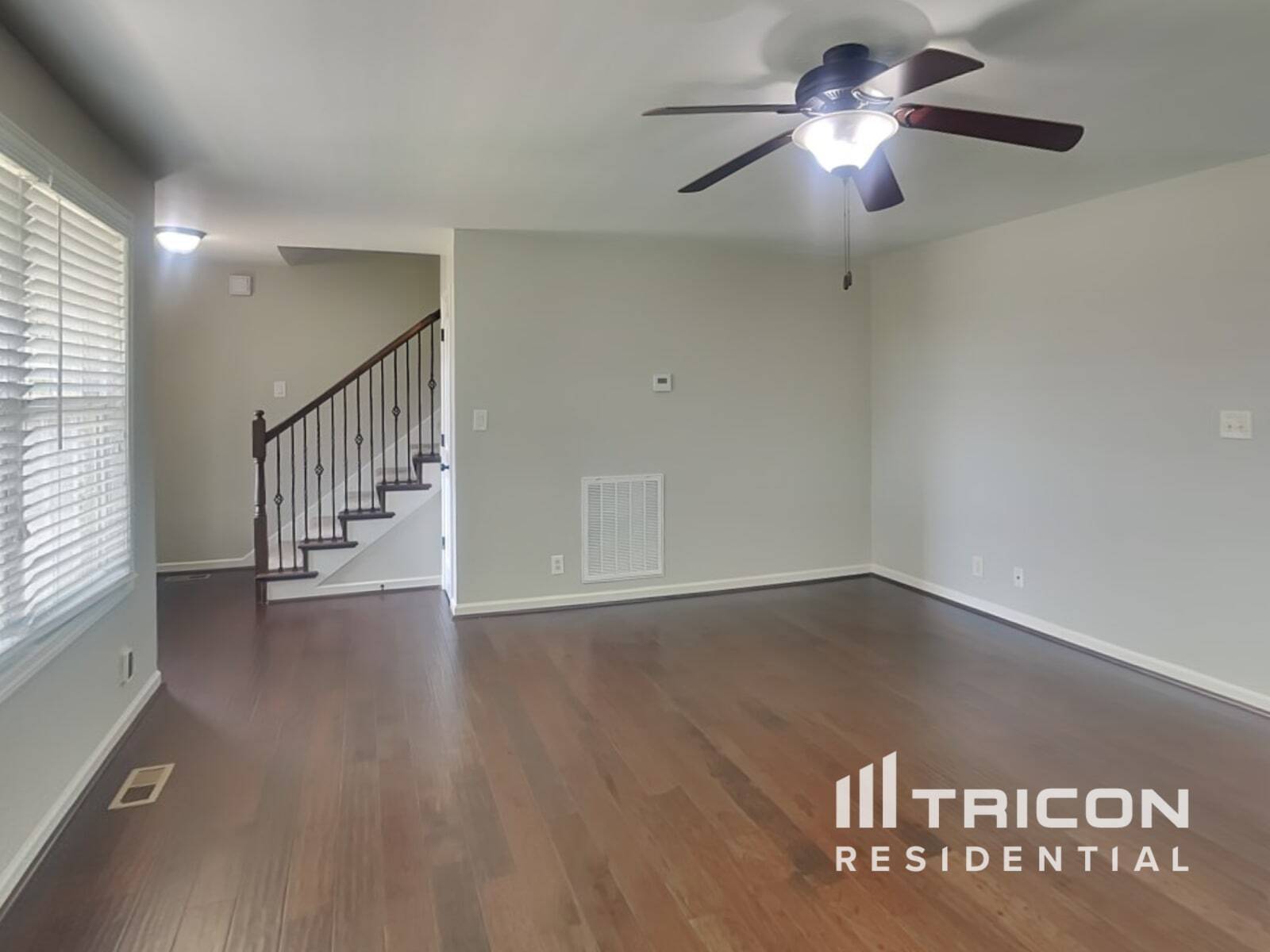 Building Photo - 1073 Castlerock Dr