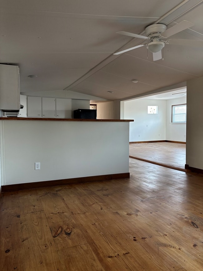 Building Photo - 39092 Mumford St