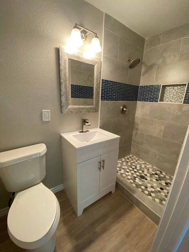 Building Photo - 200 E Freeman St