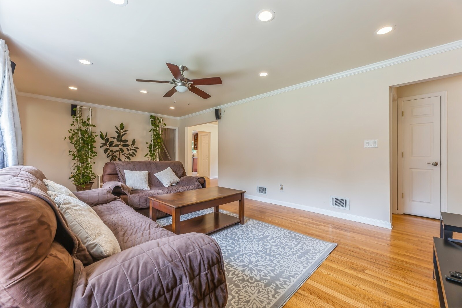 Building Photo - 558 Baylor Ave
