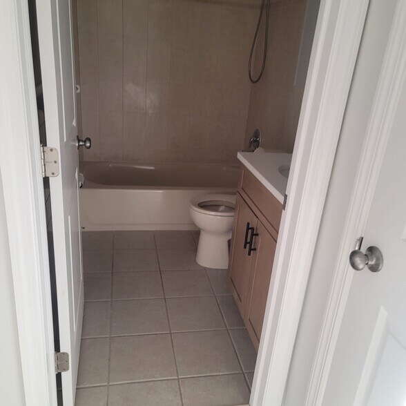 Bathroom - 1617 Raspberry Ct