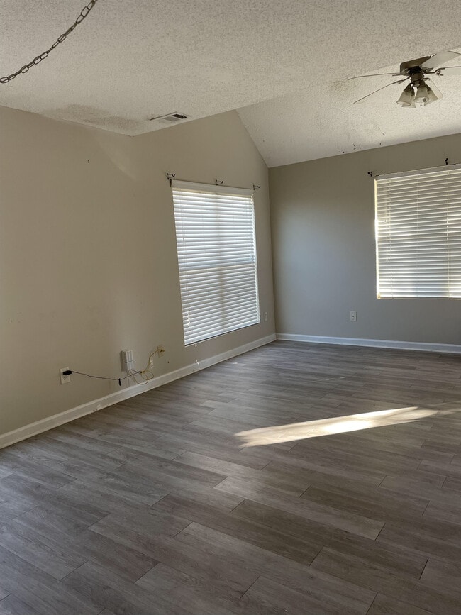 Building Photo - 409 Bridgewater Cir