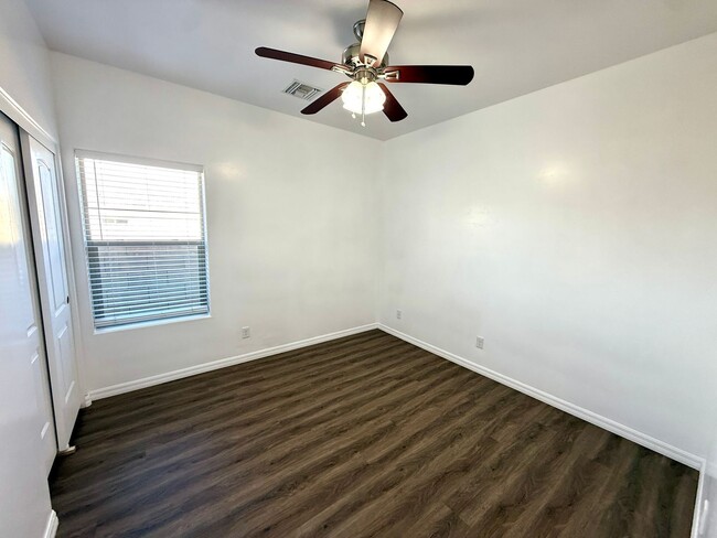 Building Photo - Great 3 Bedroom, 2 Bathroom Home Centrally Located- Available Now!