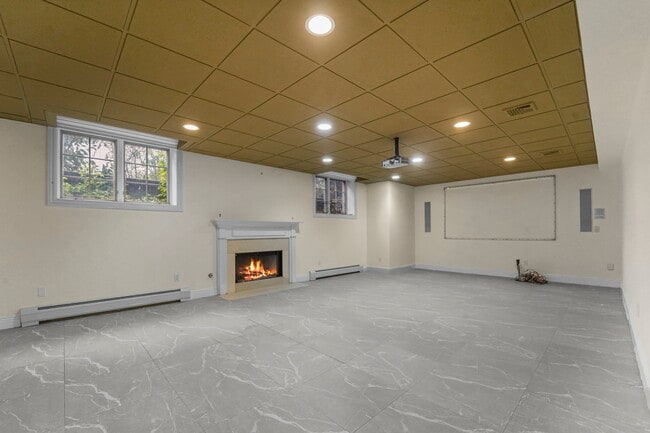 Building Photo - 1 Euclid Rd