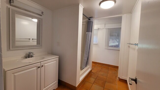 Building Photo - 4115 Sierra Dr