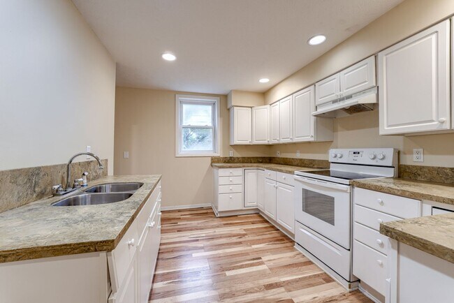 Building Photo - 1101 Bancroft St