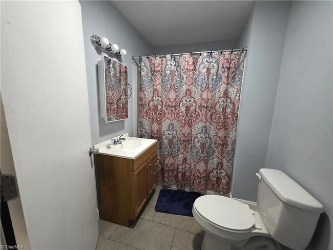 Building Photo - 902 N South St