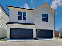 Building Photo - 2604 Mid Ln