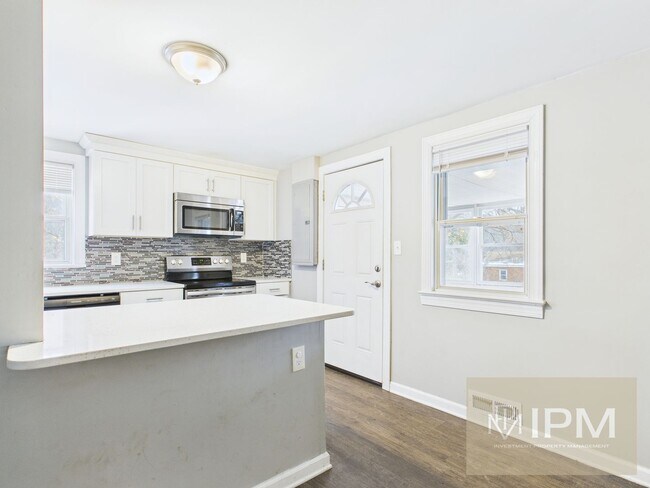 Building Photo - Spacious 3 Bedroom, 1 Bath Home in Central Dauphin Schools!