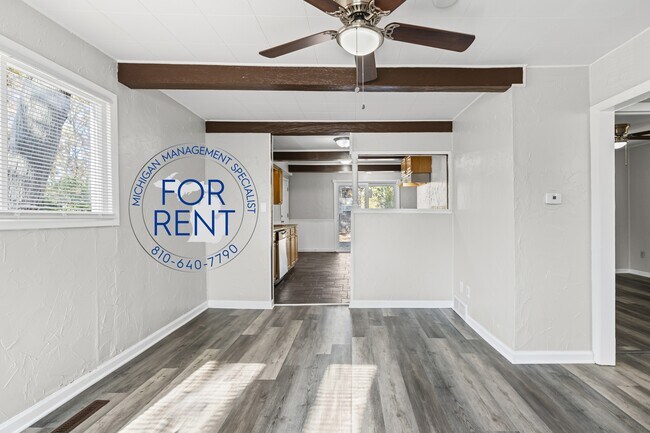 Building Photo - 2429 Lincoln Manor Dr