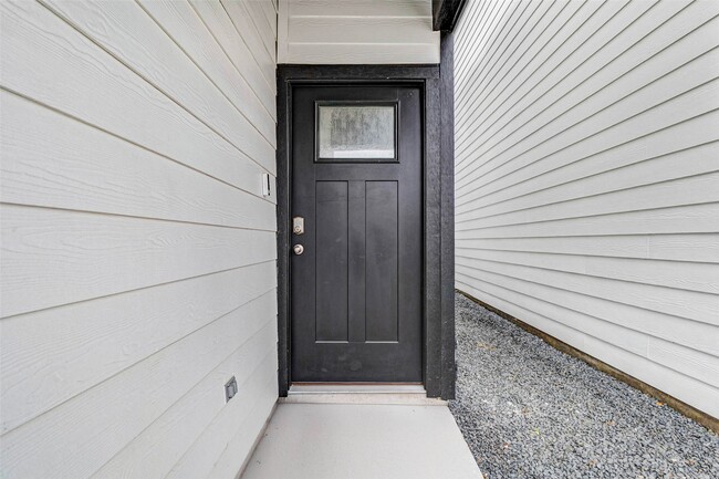 Building Photo - 12318 Basilwood Dr