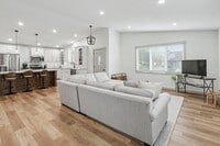 Building Photo - Newly Remodel 3 bed house