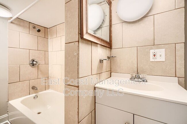 Building Photo - 2706 E Biddle St