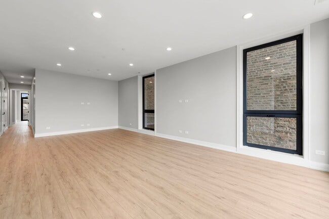 Building Photo - 1718 S Halsted St