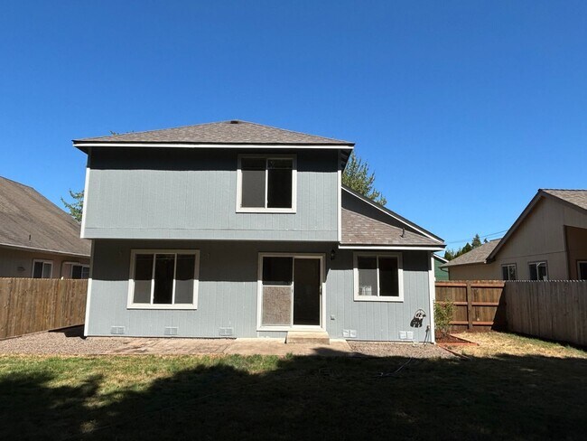 Building Photo - Available Now – Spacious 3 Bedroom, 2.5 Bath Home in a Prime Corvallis Location