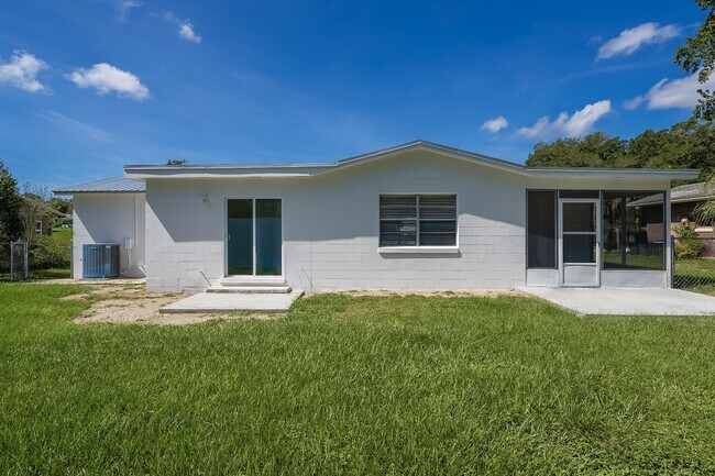 Building Photo - 1040 Dorado Dr