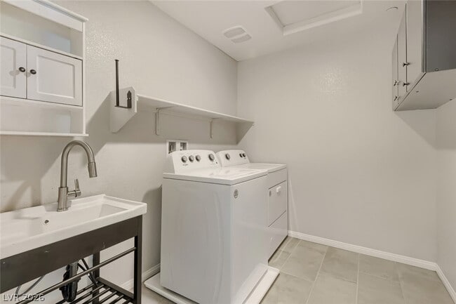 Building Photo - 10790 Wild Parsley Ave