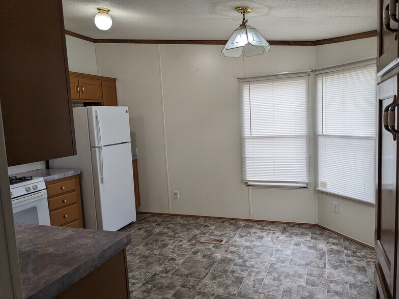 Building Photo - 2611 W Oxberry St