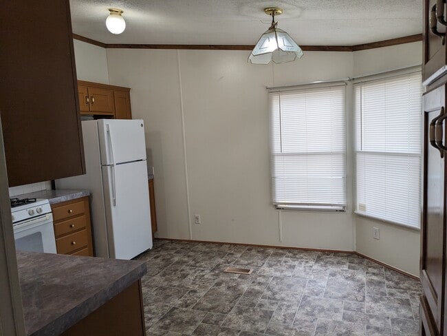 Building Photo - 2611 W Oxberry St