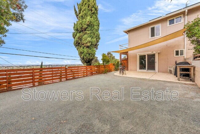 Building Photo - 25551 Maitland Dr
