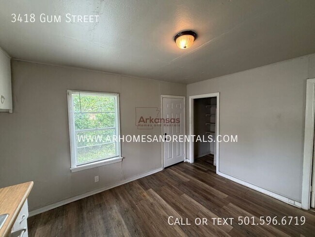 Building Photo - 3418 Gum St