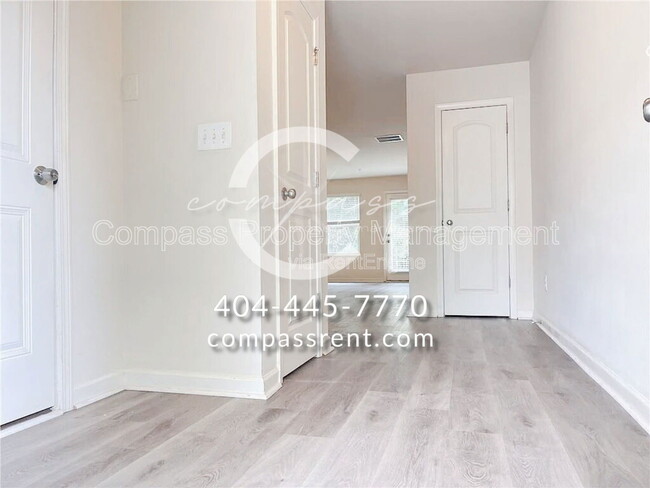 Building Photo - 2086 Belmont Cir NE