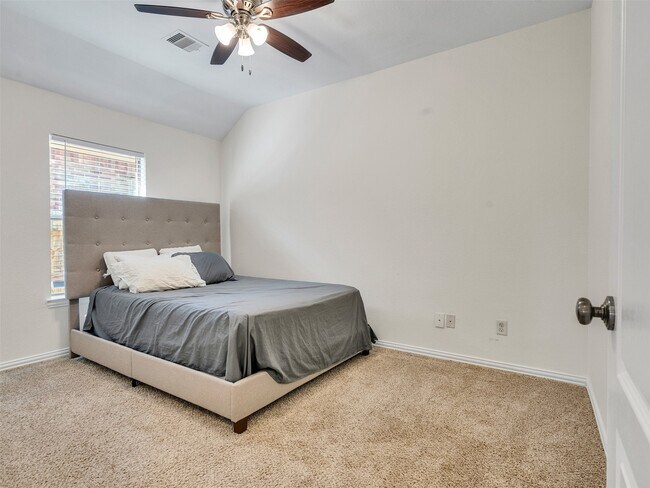 Building Photo - 24514 Bella Florence Dr