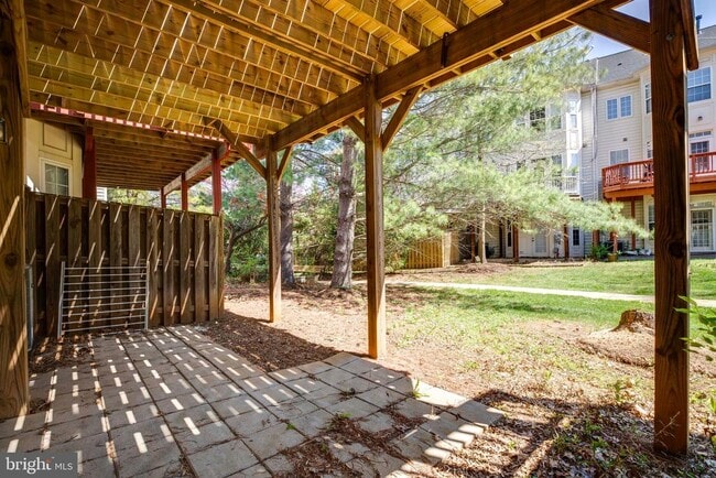 Building Photo - 4527 English Holly Dr