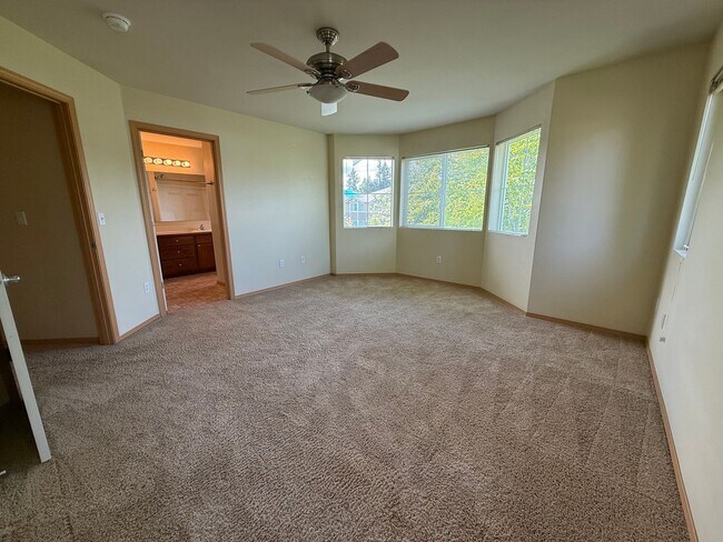 Building Photo - 3 Bedroom 2.5 Bath DuPont Townhome