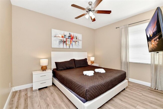 Building Photo - 118 Higher Combe Dr