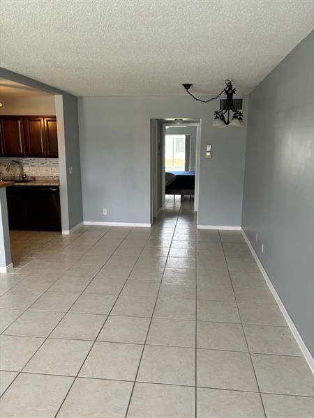 Building Photo - 147 Salisbury G