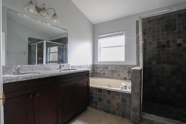 Building Photo - 647 Falling Oak Cove