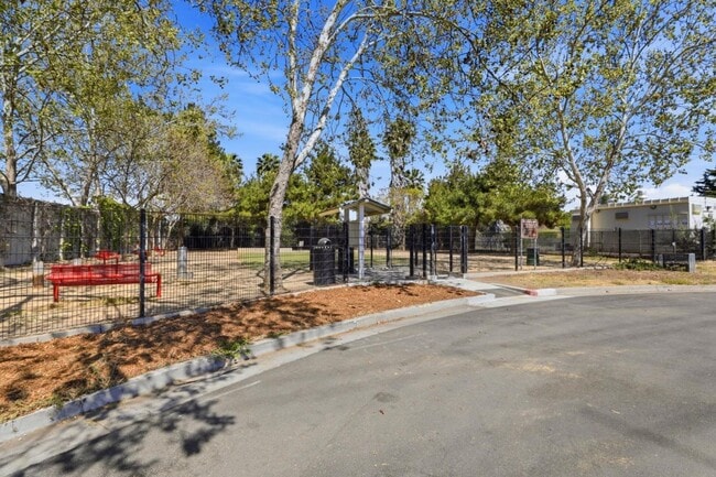 Building Photo - 6121 Lambeck Ln