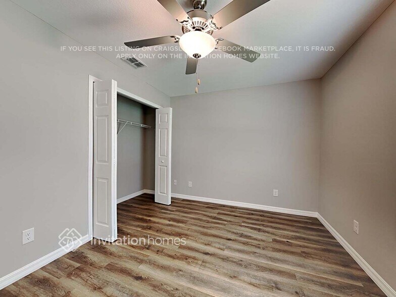 Building Photo - 704 NE Juanita Ct