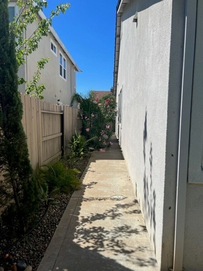 Building Photo - 11805 Dionysus Way