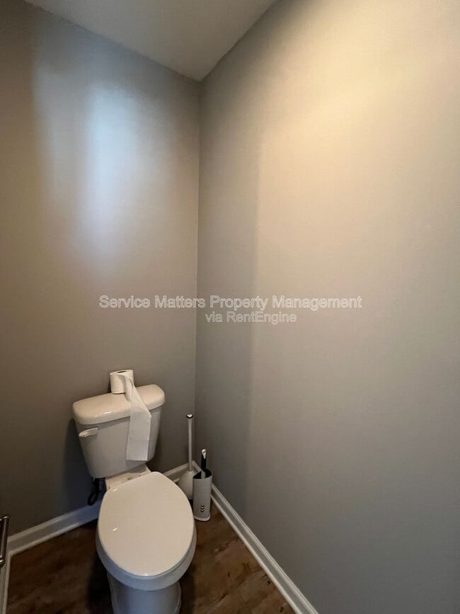 Building Photo - 5881 Old Plantation Court